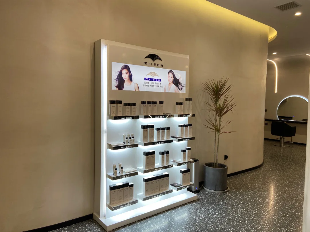 Makeup Showcase Retail Shop In - Interior Design Nail Salon incelemesi ve fiyatı